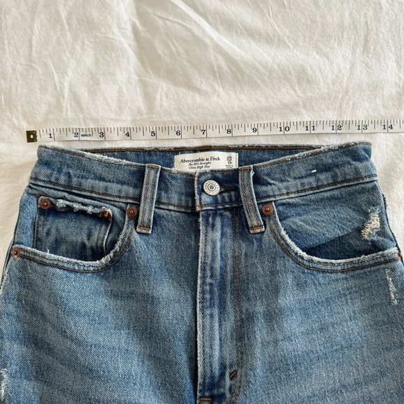 Abercrombie Ultra High Rise 90s Straight Jeans - Picture 11 of 16